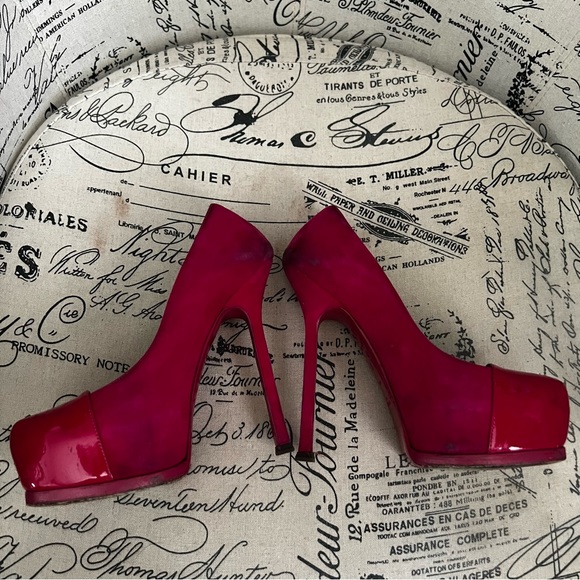 Saint Laurent Tribute Two Patent-Cap Suede Pump, Fuchsia Size 35 - Picture 6 of 7